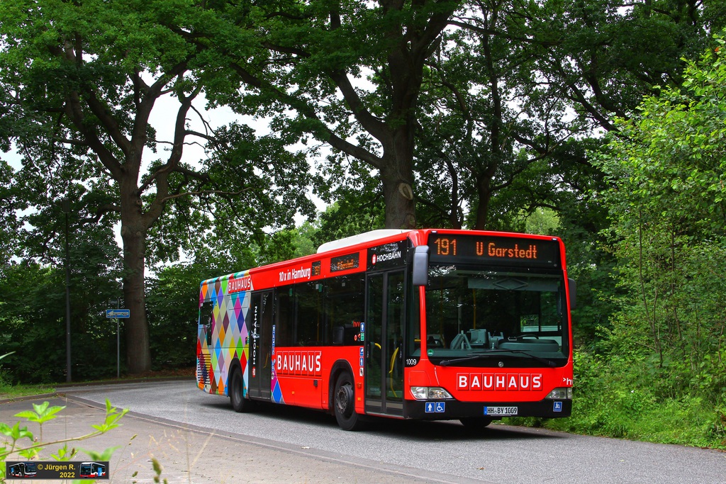 Ein Bild, das Text, Baum, drau�en, Bus enth�lt.

Automatisch generierte Beschreibung