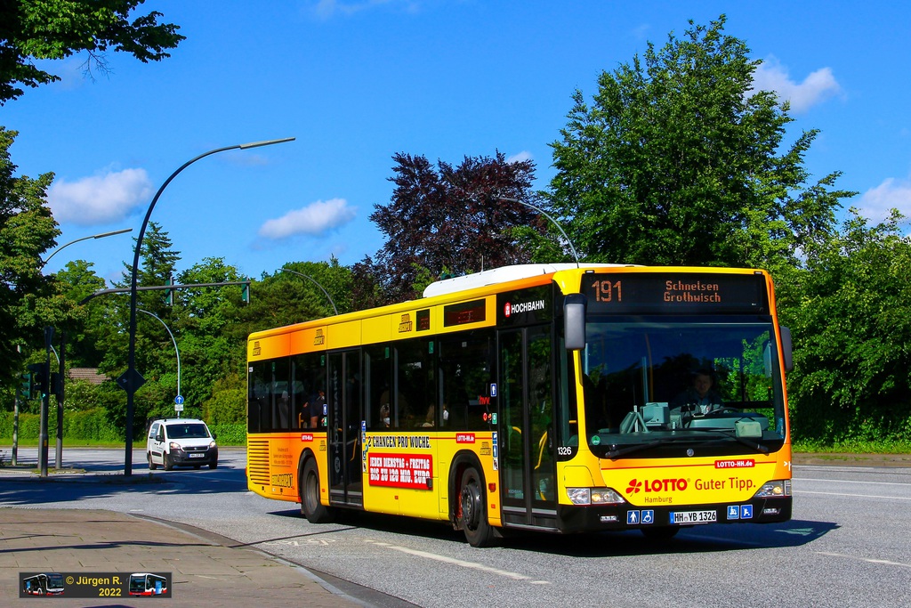 Ein Bild, das Text, Baum, drau�en, Bus enth�lt.

Automatisch generierte Beschreibung