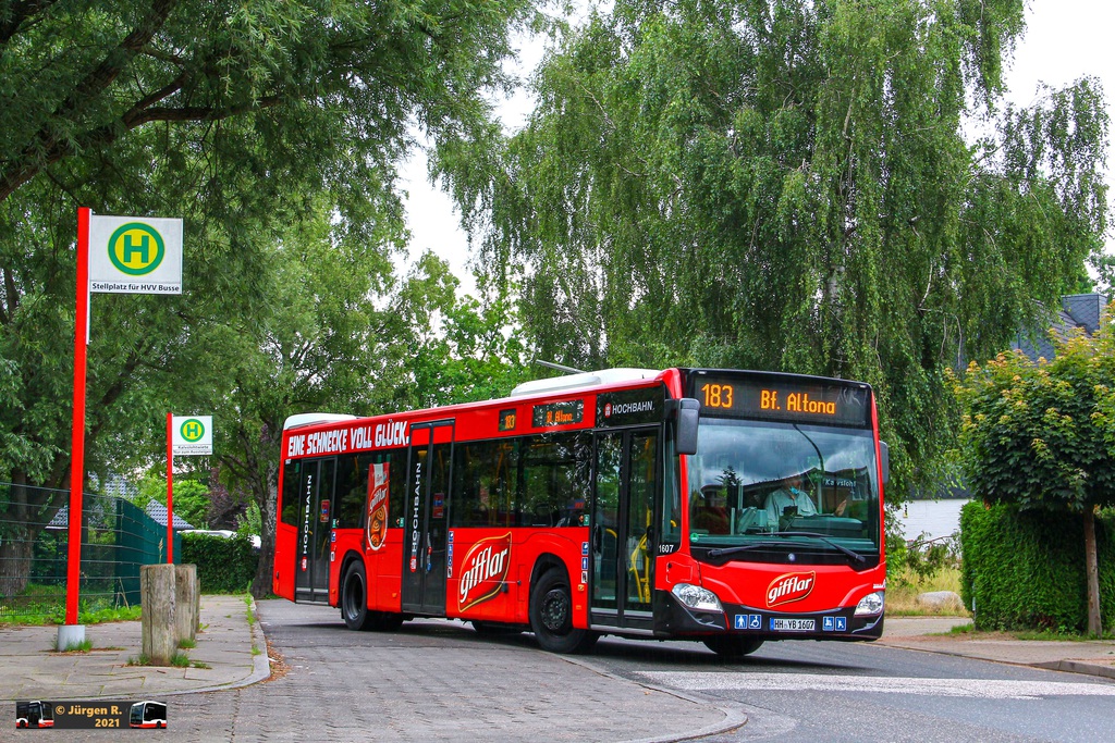 Ein Bild, das Text, Baum, drau�en, Bus enth�lt.

Automatisch generierte Beschreibung