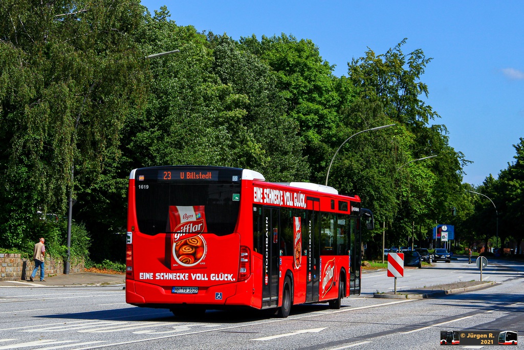 Ein Bild, das Text, Baum, drau�en, Stra�e enth�lt.

Automatisch generierte Beschreibung