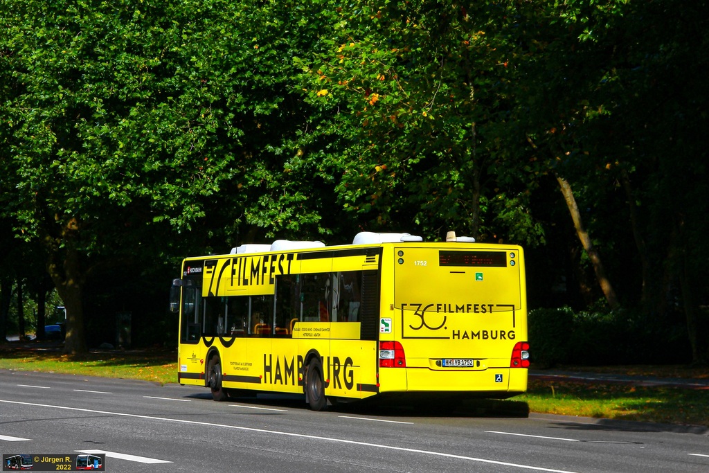 Ein Bild, das Text, Baum, Stra�e, drau�en enth�lt.

Automatisch generierte Beschreibung