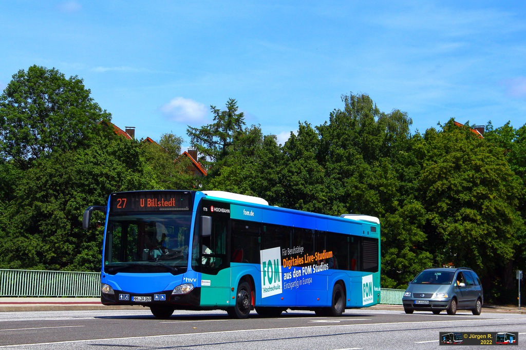 Ein Bild, das Text, Baum, drau�en, Bus enth�lt.

Automatisch generierte Beschreibung
