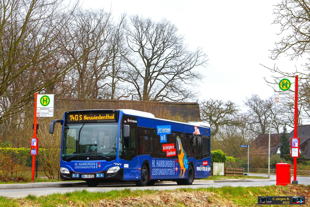 Ein Bild, das Text, Baum, drau�en, Bus enth�lt.

Automatisch generierte Beschreibung