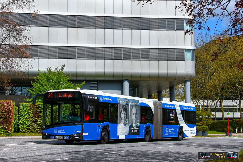 Ein Bild, das Text, drau�en, Stra�e, Bus enth�lt.

Automatisch generierte Beschreibung