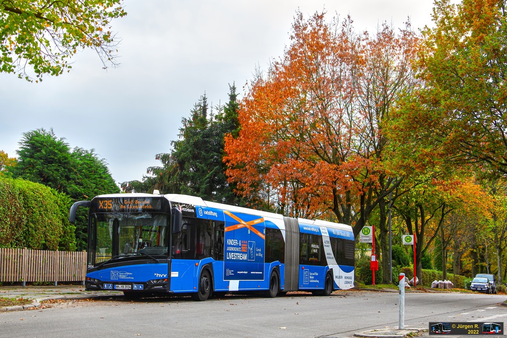 Ein Bild, das Baum, drau�en, Bus, Stra�e enth�lt.

Automatisch generierte Beschreibung