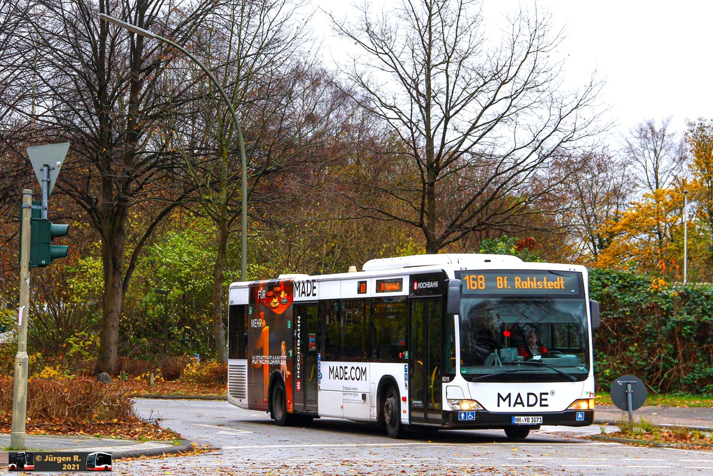 Ein Bild, das Text, Baum, Bus, drau�en enth�lt.

Automatisch generierte Beschreibung