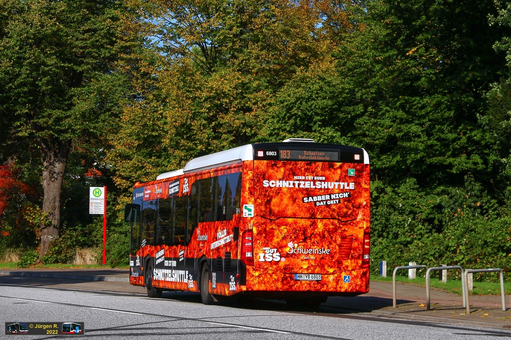 Ein Bild, das Text, Baum, drau�en, Stra�e enth�lt.

Automatisch generierte Beschreibung