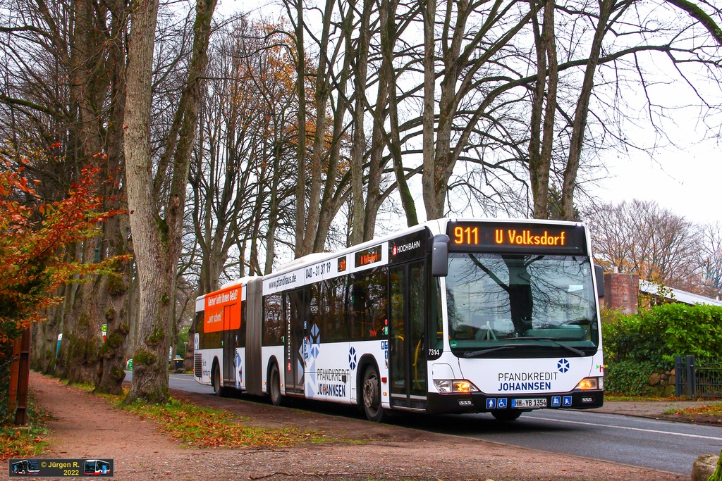 Ein Bild, das Text, Bus, Baum, drau�en enth�lt.

Automatisch generierte Beschreibung