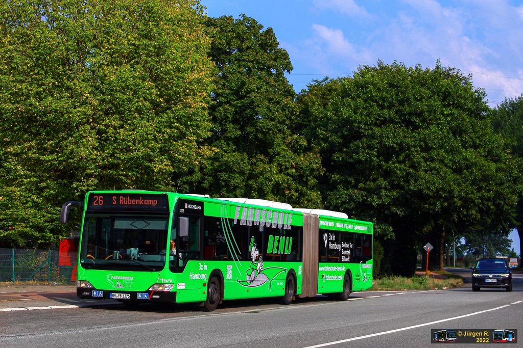 Ein Bild, das Text, Baum, drau�en, Stra�e enth�lt.

Automatisch generierte Beschreibung