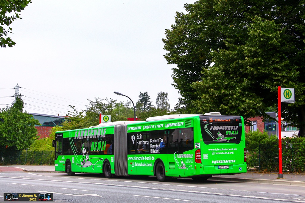 Ein Bild, das Text, Baum, drau�en, Bus enth�lt.

Automatisch generierte Beschreibung