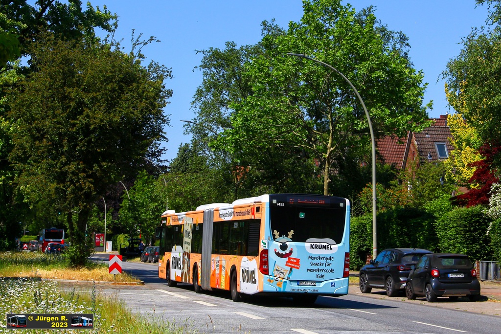 Ein Bild, das drau�en, Baum, Landfahrzeug, Fahrzeug enth�lt.

Automatisch generierte Beschreibung