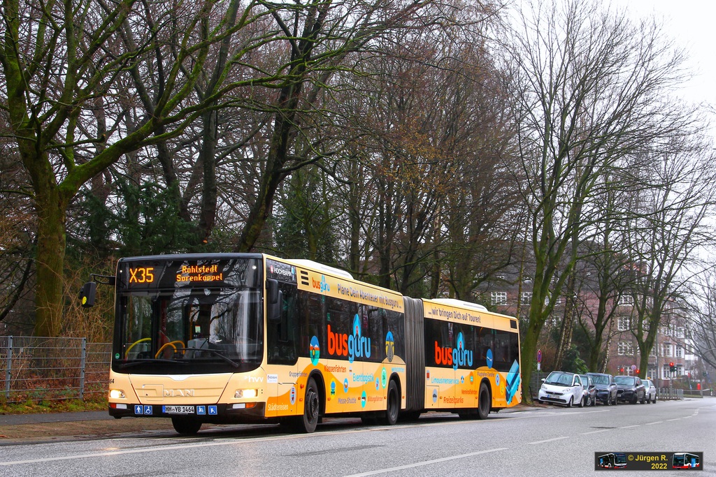 Ein Bild, das Text, Bus, Baum, Stra�e enth�lt.

Automatisch generierte Beschreibung