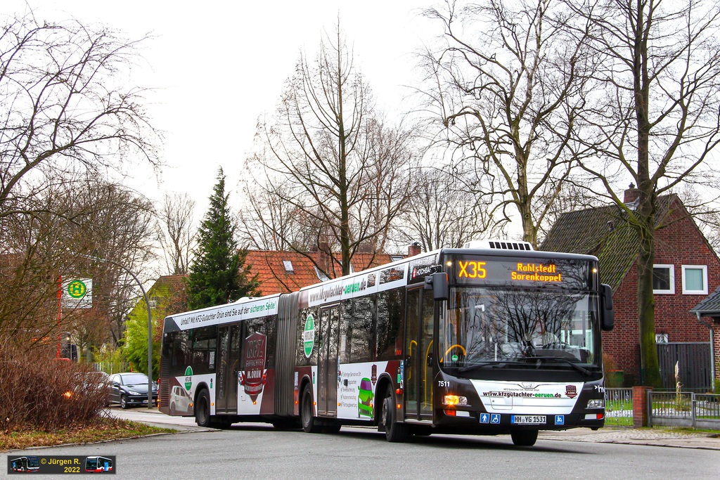Ein Bild, das Text, Baum, Bus, drau�en enth�lt.

Automatisch generierte Beschreibung