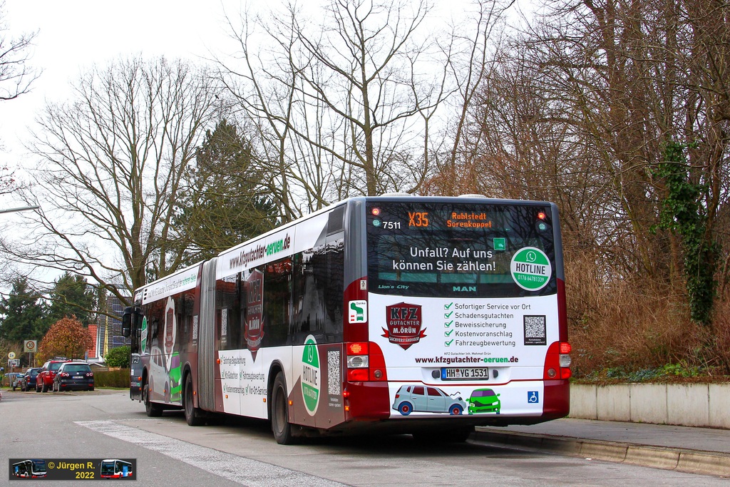 Ein Bild, das Text, Baum, drau�en, Bus enth�lt.

Automatisch generierte Beschreibung