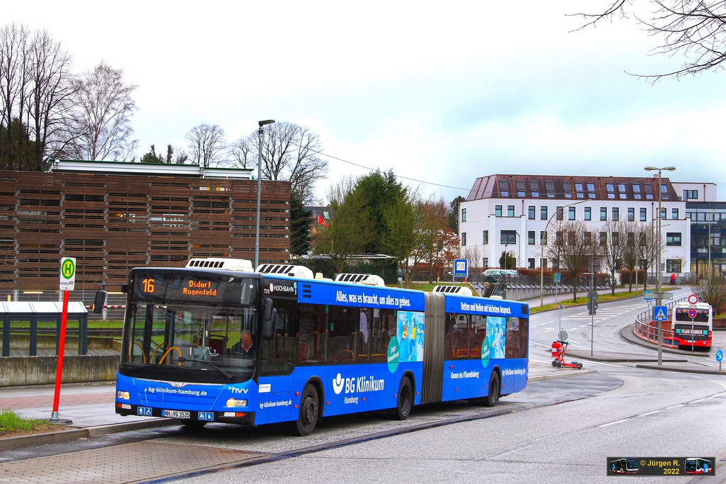 Ein Bild, das Text, drau�en, Bus, Stra�e enth�lt.

Automatisch generierte Beschreibung