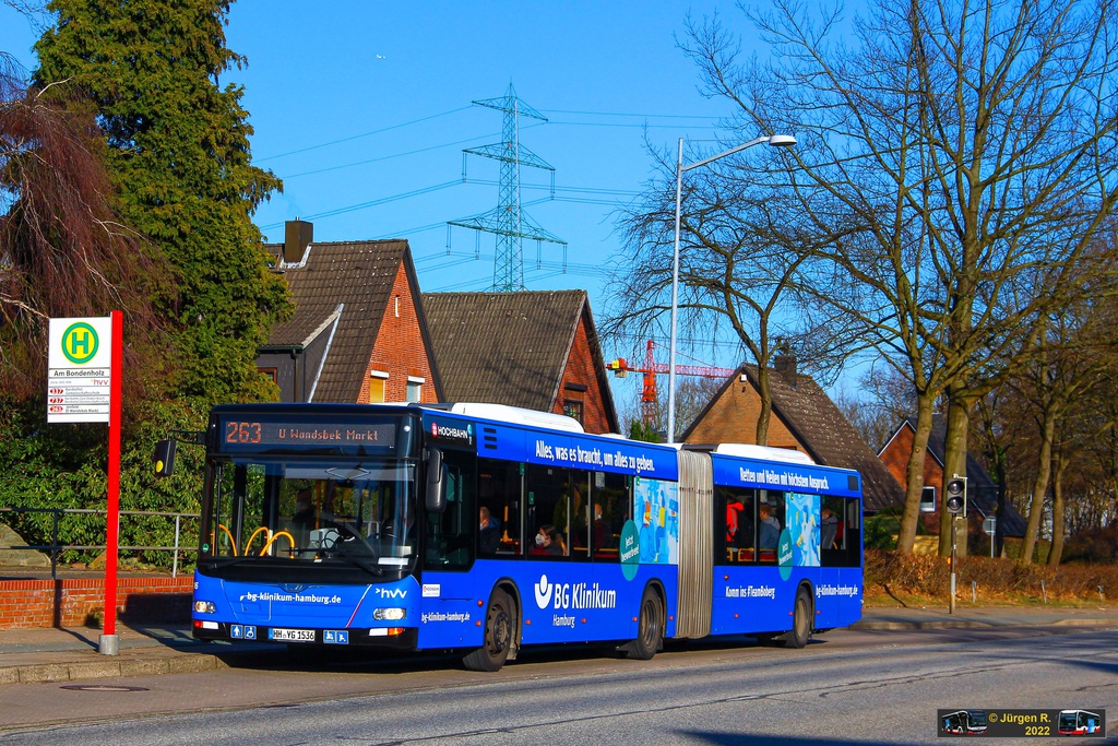 Ein Bild, das Text, Baum, drau�en, Bus enth�lt.

Automatisch generierte Beschreibung