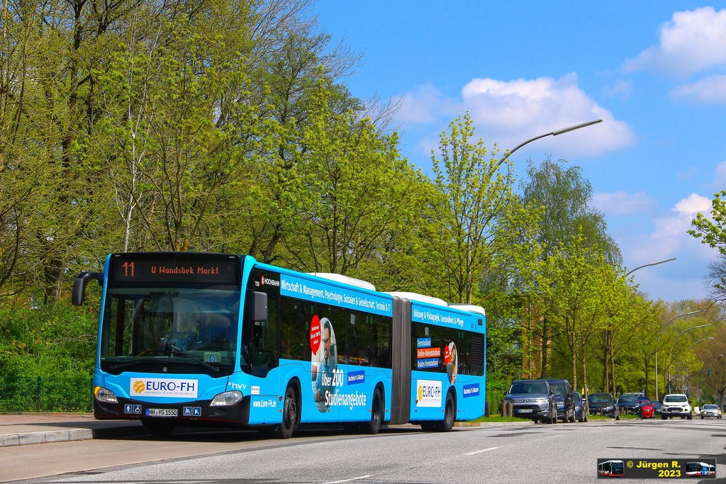 Ein Bild, das Text, Baum, drau�en, Stra�e enth�lt.

Automatisch generierte Beschreibung