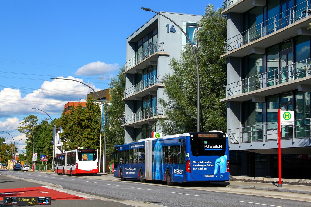 Ein Bild, das Text, drau�en, Stra�e, Bus enth�lt.

Automatisch generierte Beschreibung