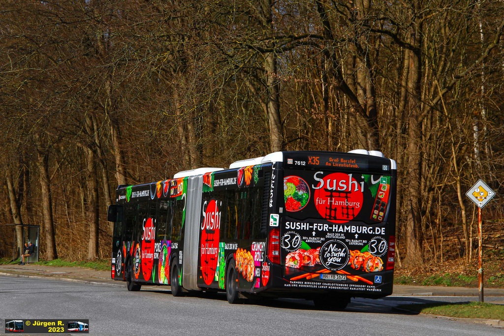 Ein Bild, das Text, Baum, drau�en, Stra�e enth�lt.

Automatisch generierte Beschreibung