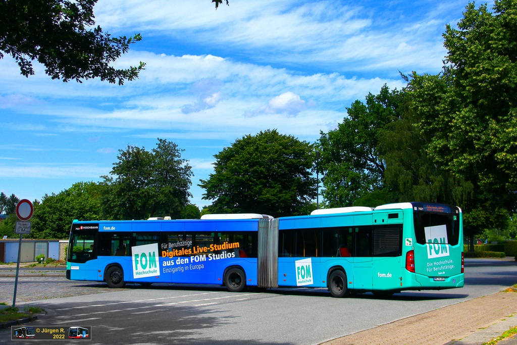 Ein Bild, das Text, Baum, drau�en, Stra�e enth�lt.

Automatisch generierte Beschreibung