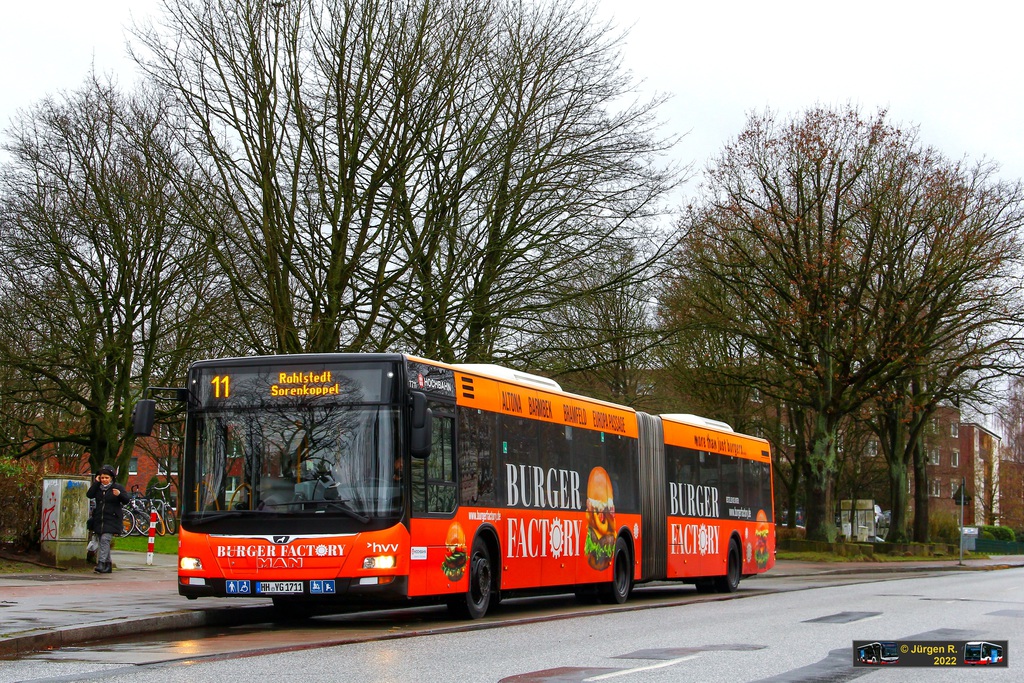 Ein Bild, das Text, Baum, Bus, drau�en enth�lt.

Automatisch generierte Beschreibung